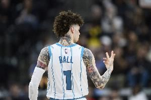 还不够！拉梅洛-鲍尔18中8拿到27分9板8助3断1帽 正负值+12