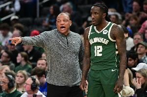 普林斯颈部拉伤!里弗斯:不清楚恢复时间表 会做更多检查评估