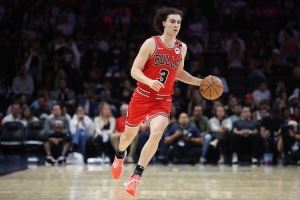 吉迪和三球之间选谁建队?阿里纳斯:吉迪 他和谁都能共存